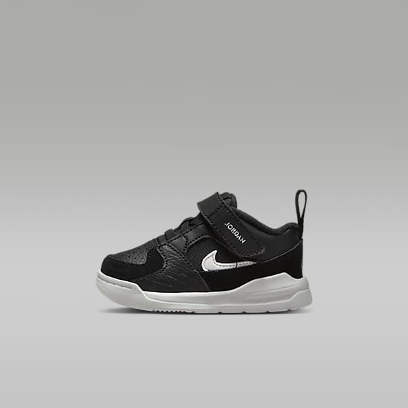 Kids Velcro Trainers. Nike CA